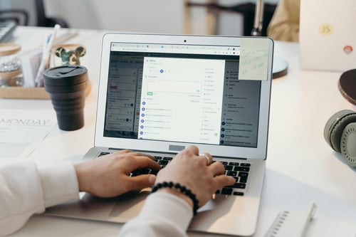 How Technology Improves Subcontractor Communication in Home Building